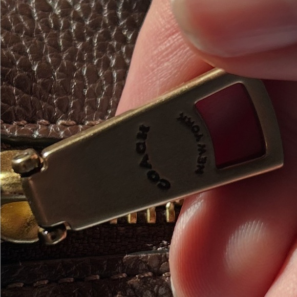 Coach Lola shoulder bag in Maple EUC - Picture 11 of 11